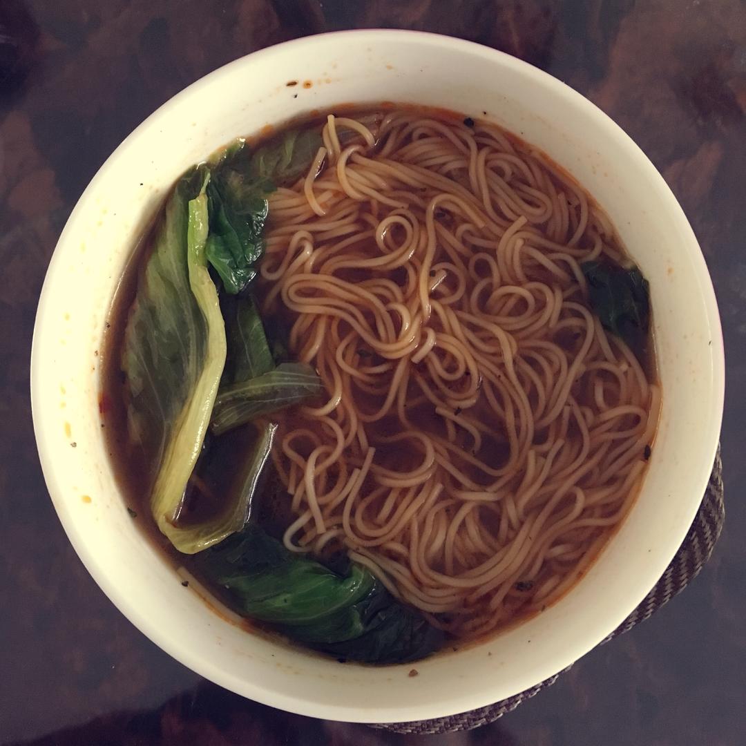 超级无敌美味懒人酸汤麻辣面（十分钟搞定色香味俱全）