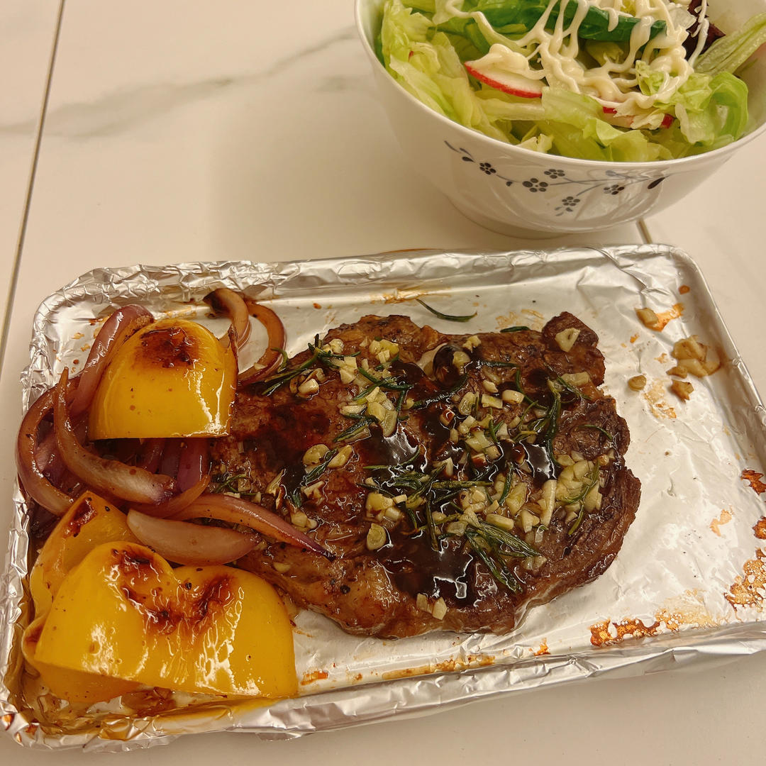 烤肉眼牛排【外焦里嫩】
