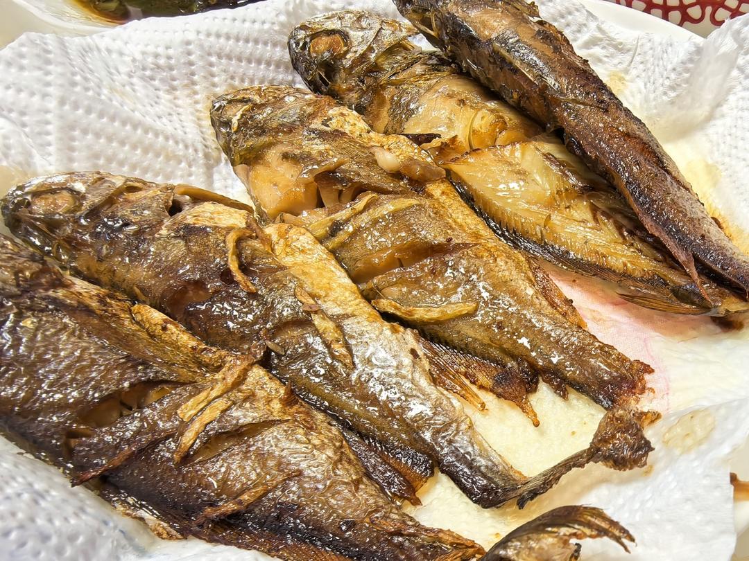 香煎小黄鱼