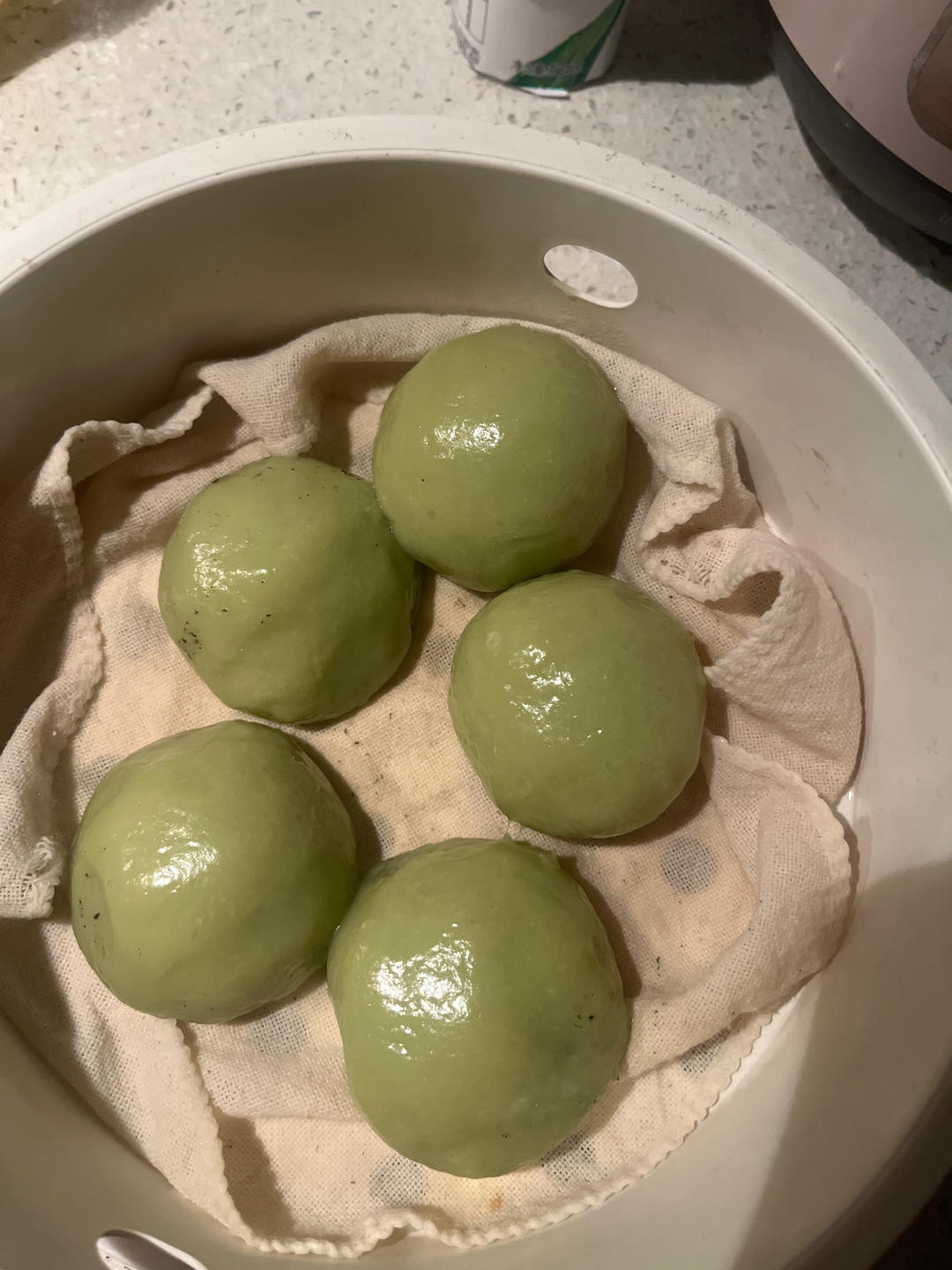 清明必吃的艾草青团