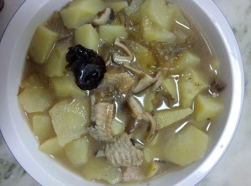土豆香菇鸡汤