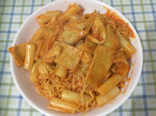 芝士拉面炒年糕—韩国街边美食改良版