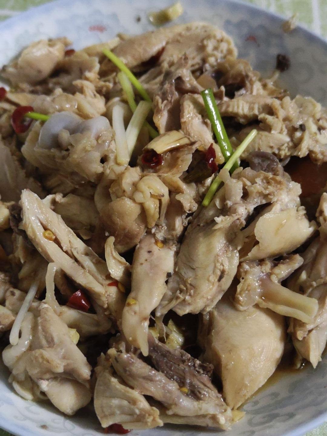 凉拌手撕鸡腿