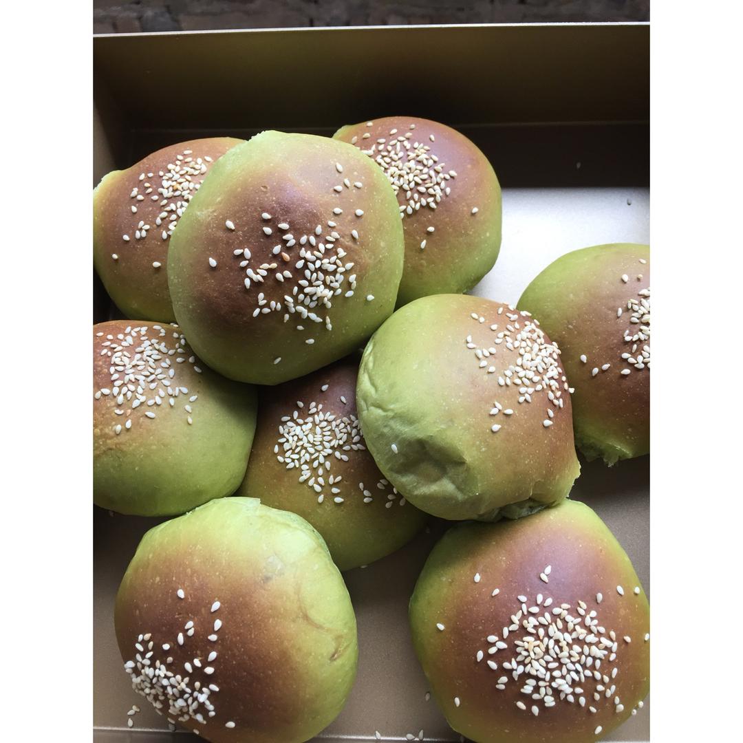 朴素清新-抹茶蜜豆小面包