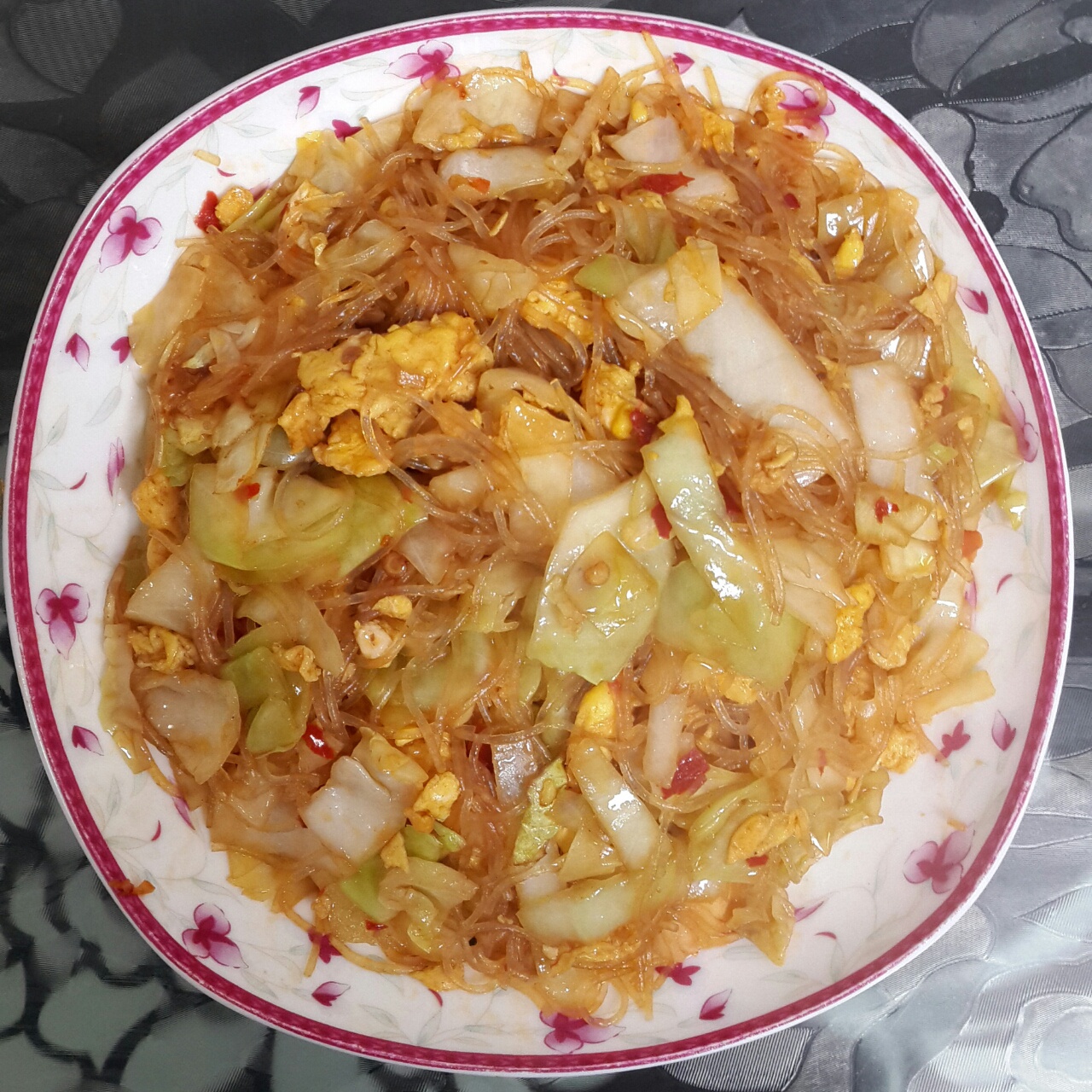 包菜粉丝炒鸡蛋
