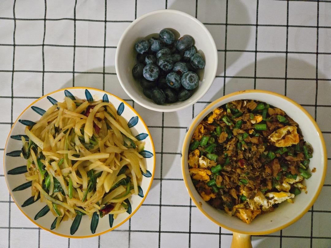 鸡蛋外婆菜炒豇豆