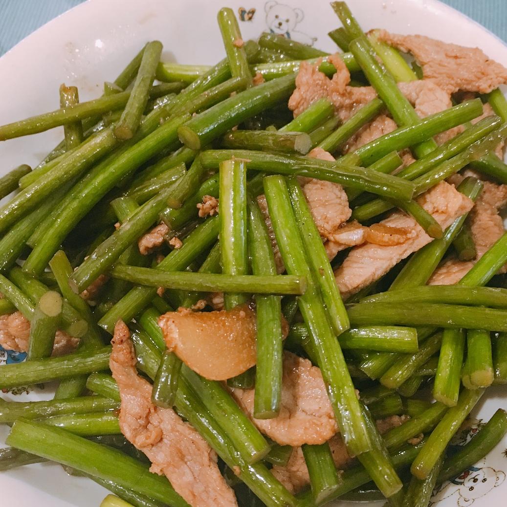 回锅肉炒蒜苗