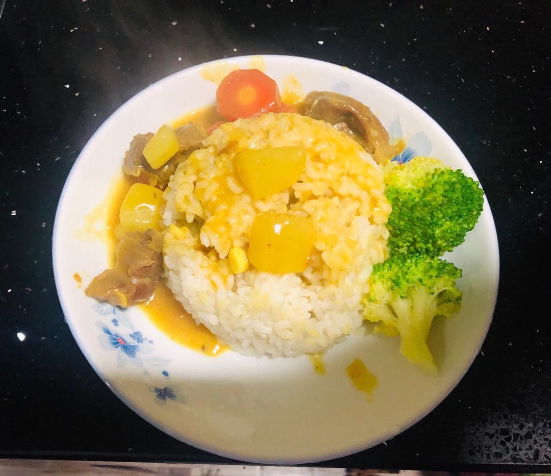 咖喱牛腩