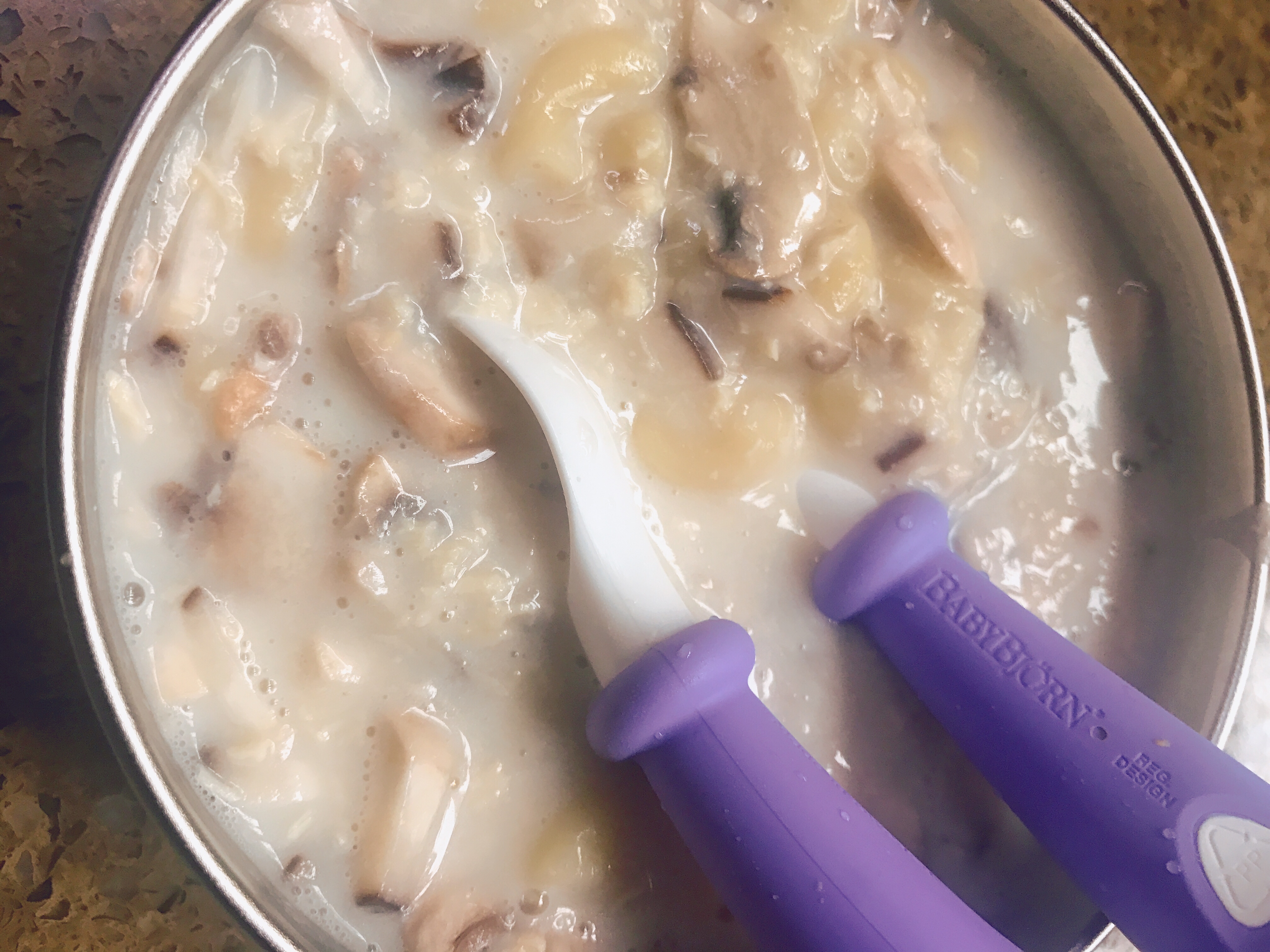 奶香鸡肉蘑菇浓汤通心粉的做法