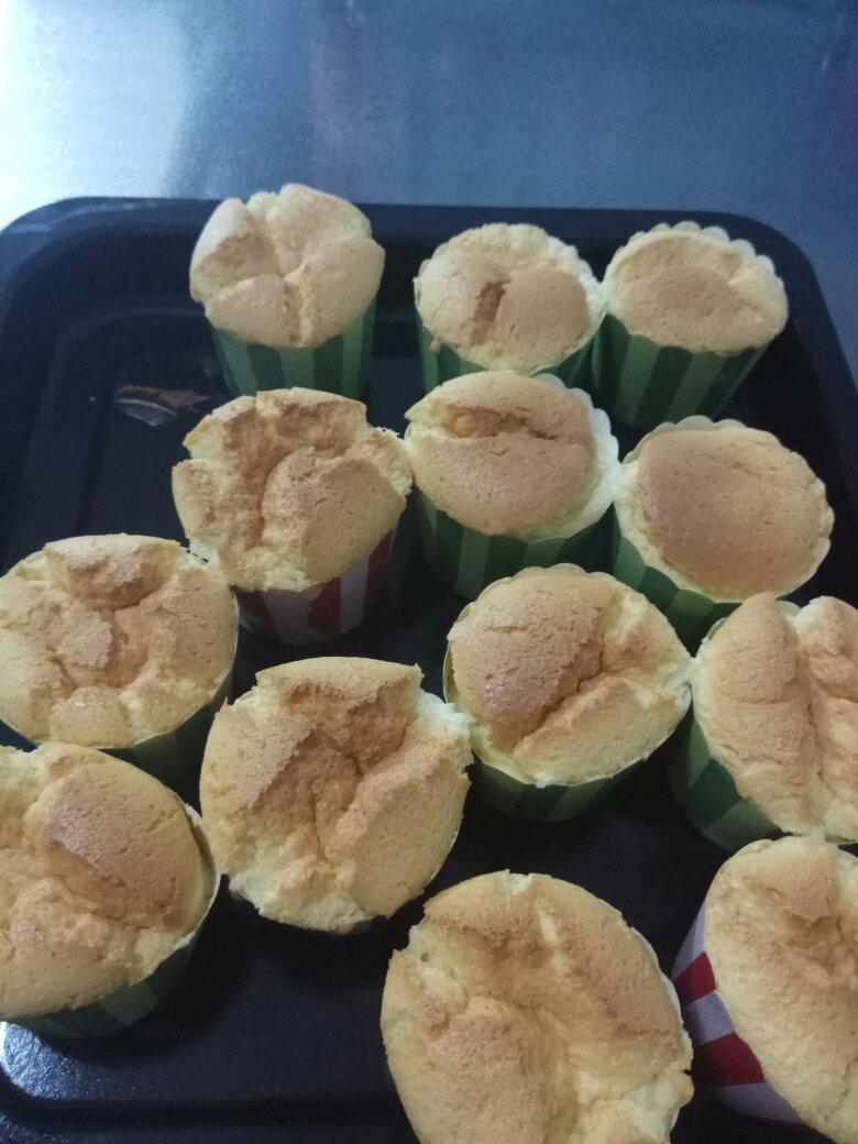 软绵绵戚风纸杯蛋糕