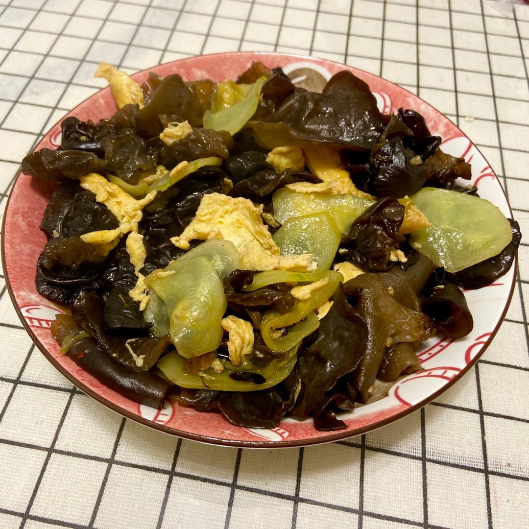 黄瓜木耳炒鸡蛋