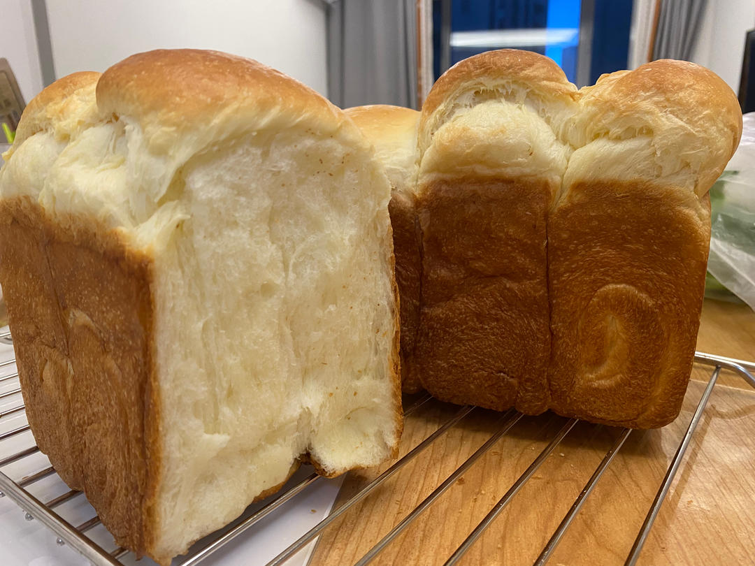 奶香纯粹的重料淡奶油吐司