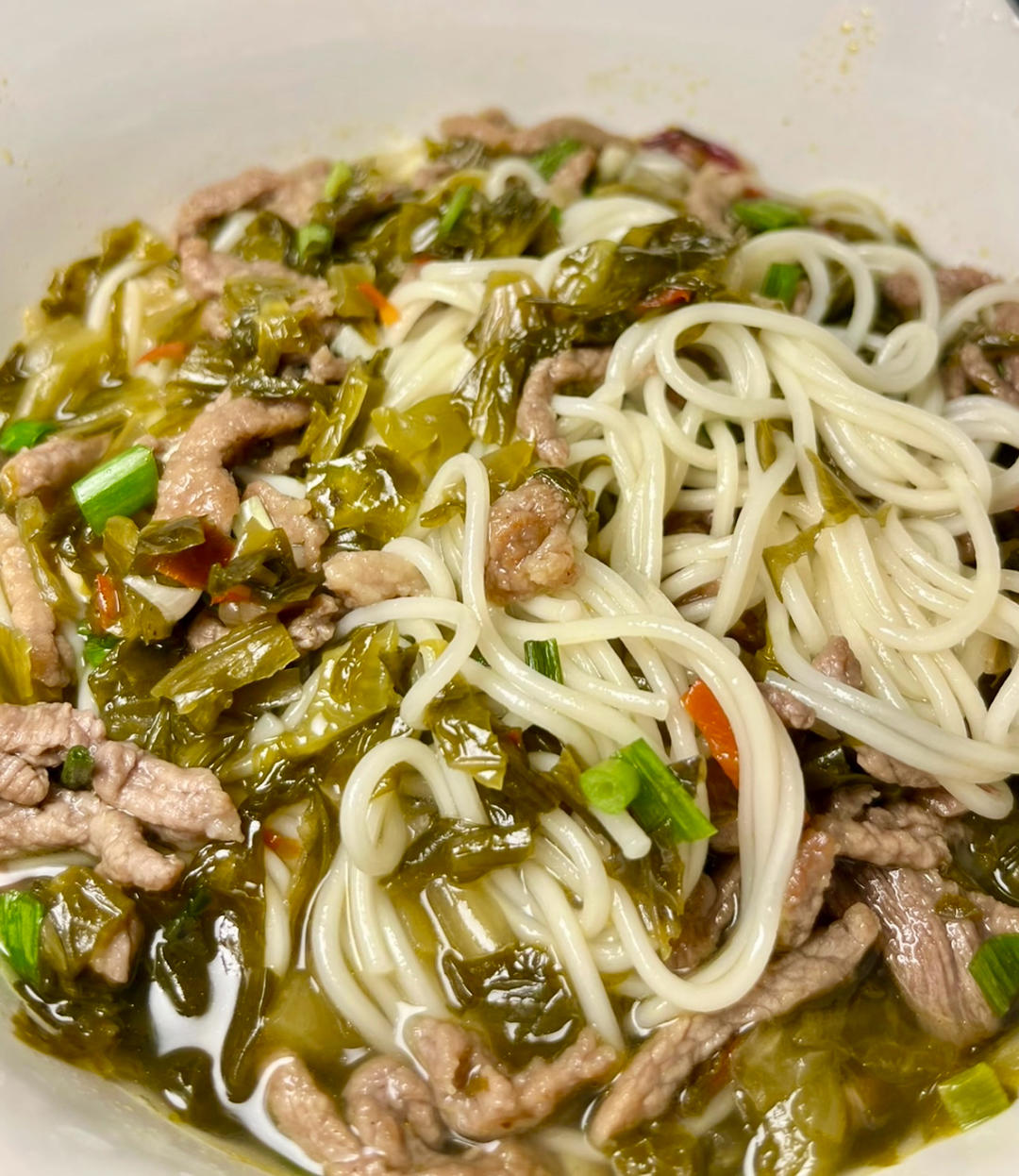 酸菜肉丝米线