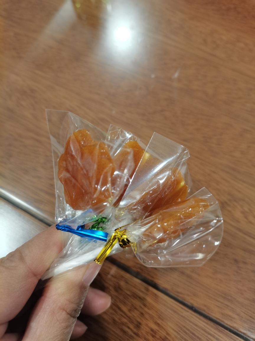 橘子味的棒棒糖