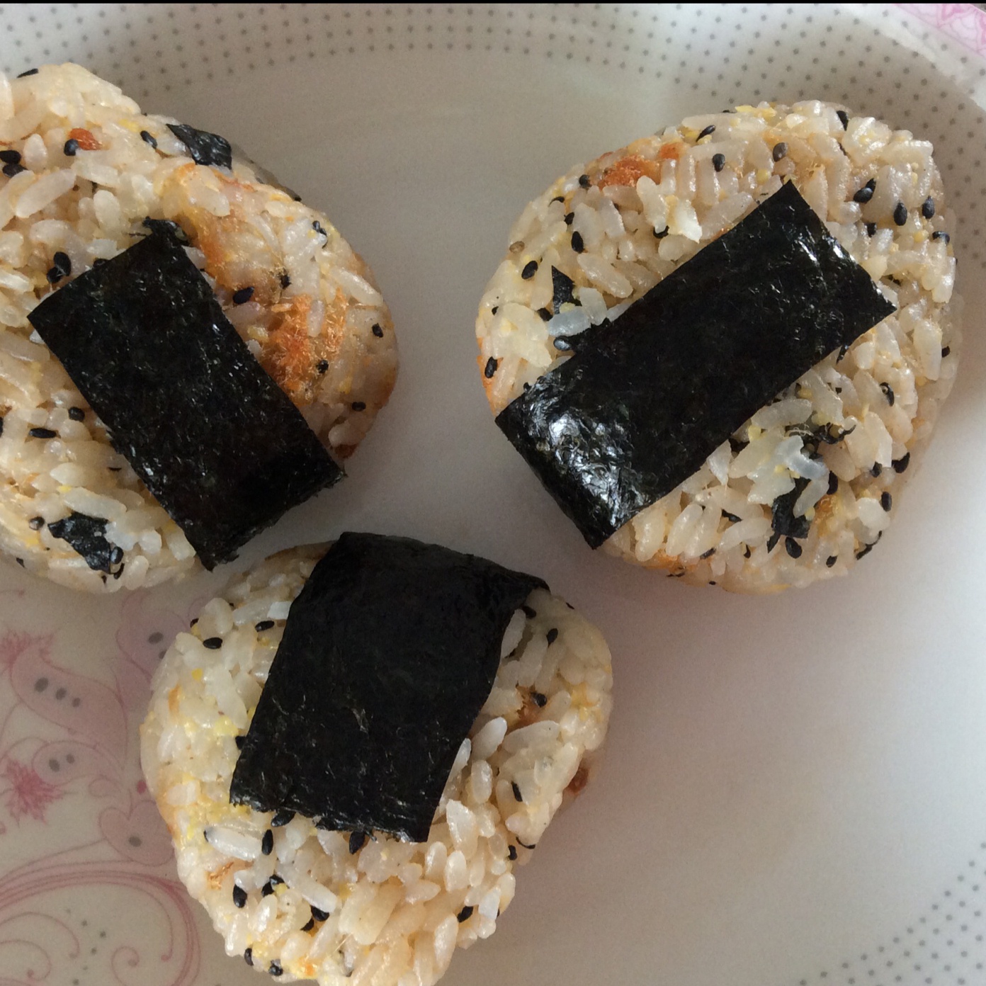 海苔肉松饭团