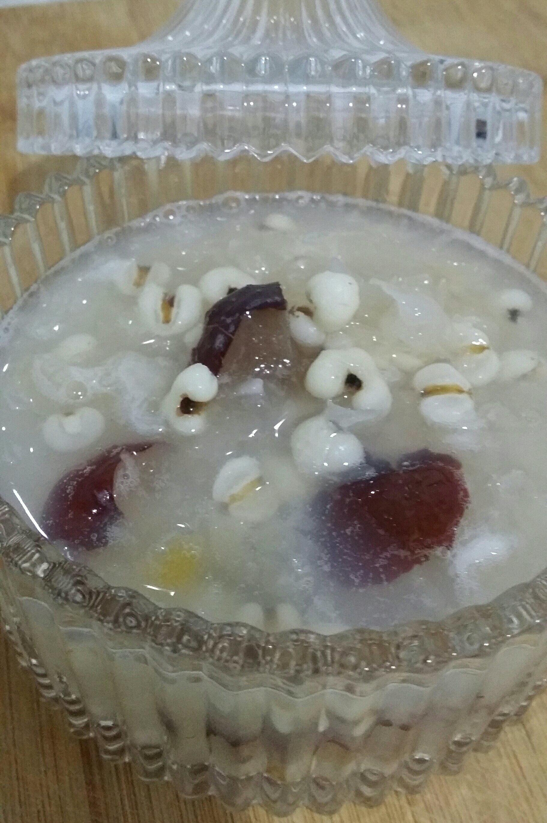 红枣薏米银耳粥的做法