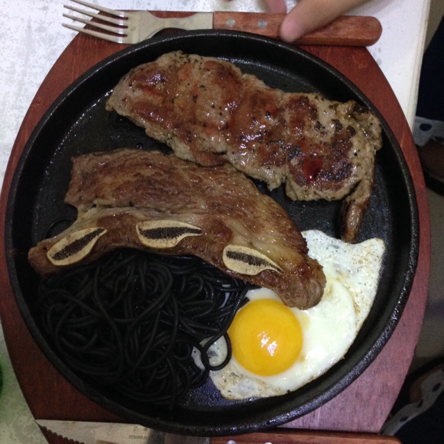 黑椒牛排（配土豆/鸡蛋，意面/蔬菜）