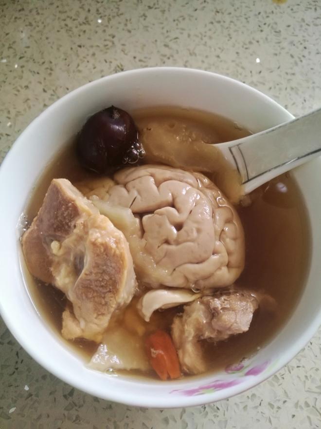 天麻炖猪脑汤的做法