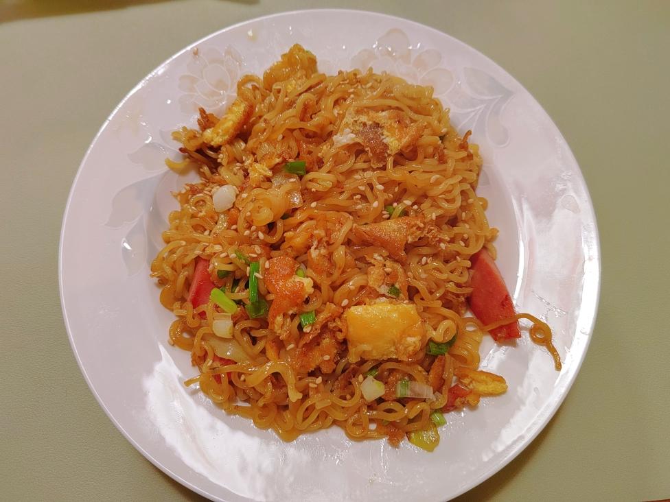 路边摊风味炒方便面
