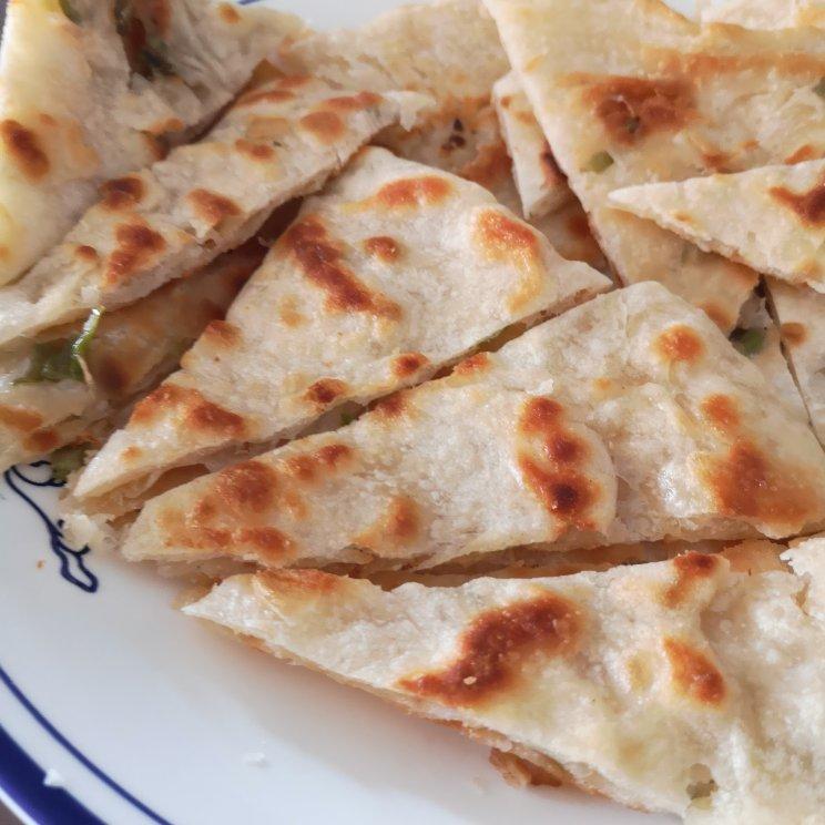 葱花大饼、蓬松柔软又简单的大葱烙饼