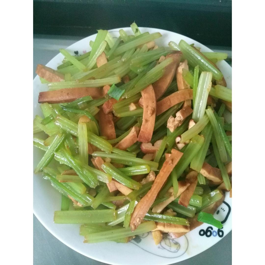 芹菜炒香干