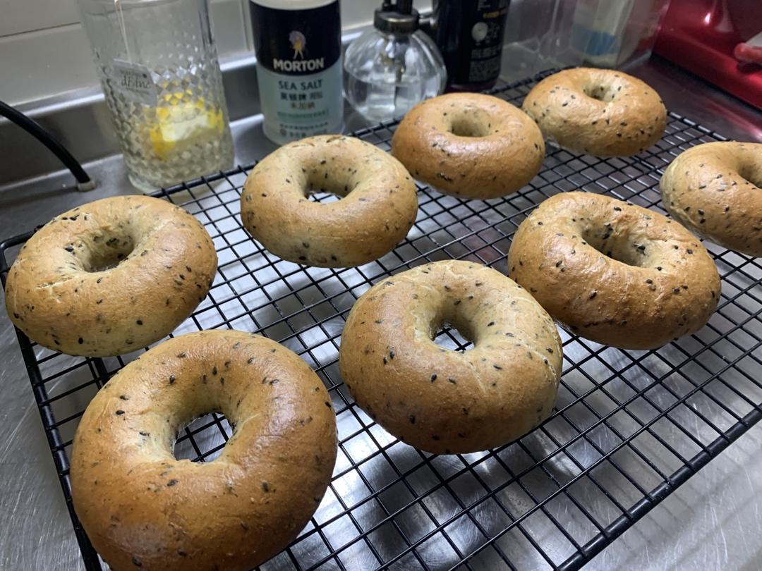 黑芝麻全麦贝果