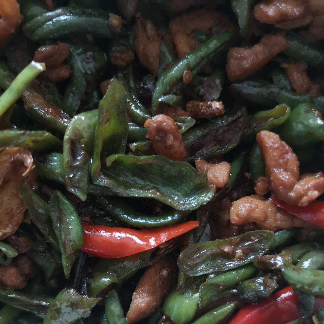 厨师长教你：“小炒肉”的家常做法，家常味很浓郁，先收藏起来