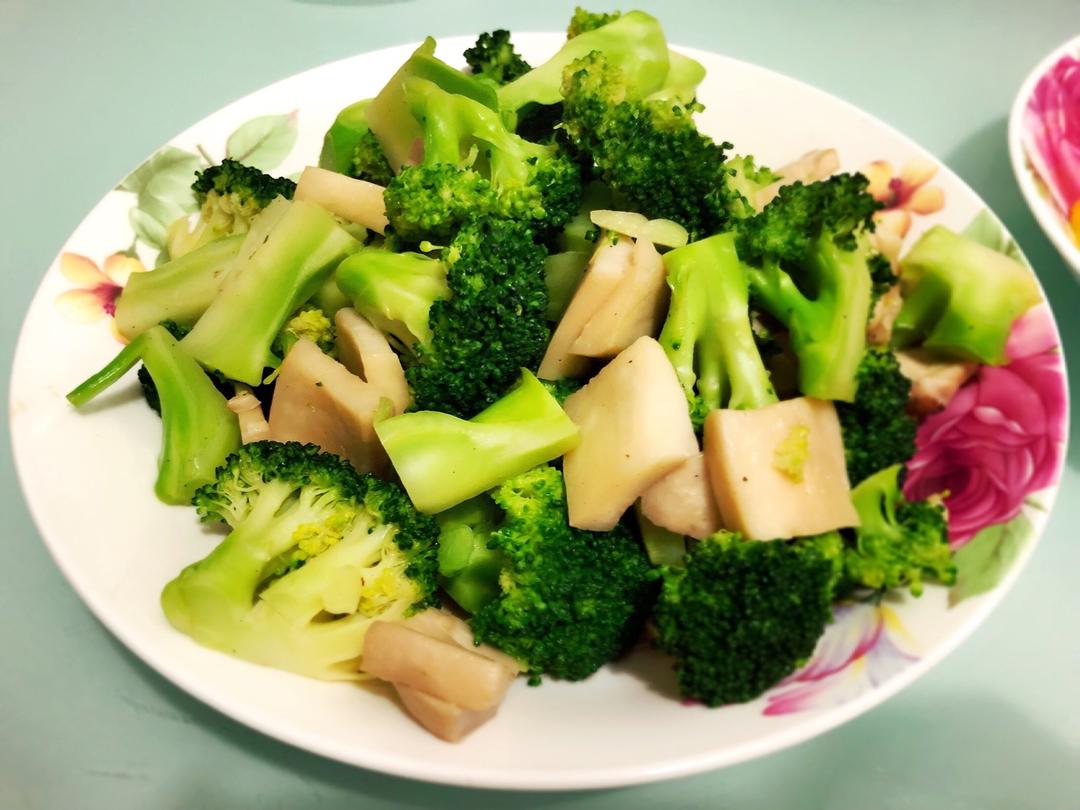 杏鲍菇炒西兰花