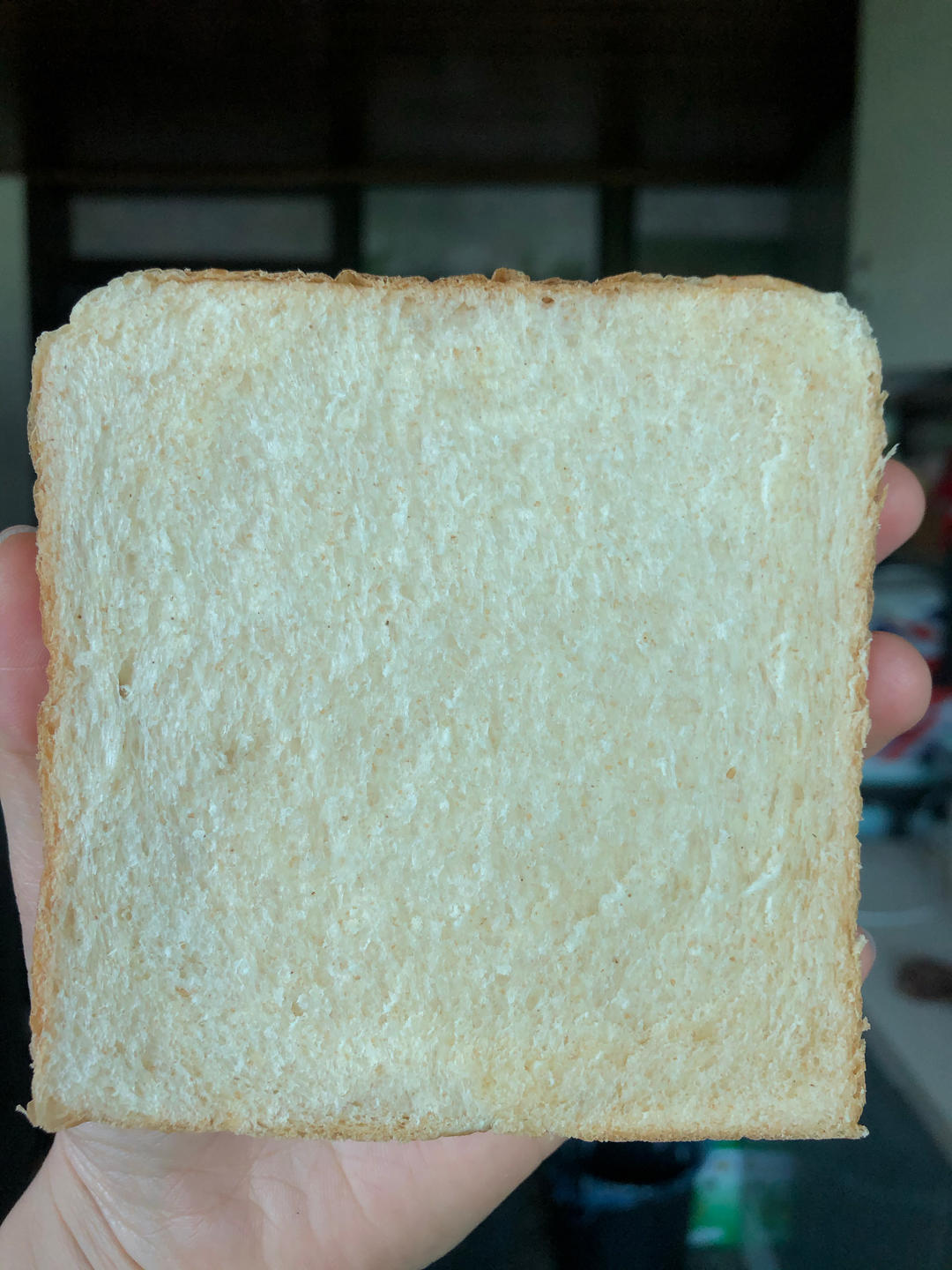 柔软的蜂蜜牛乳全麦吐司