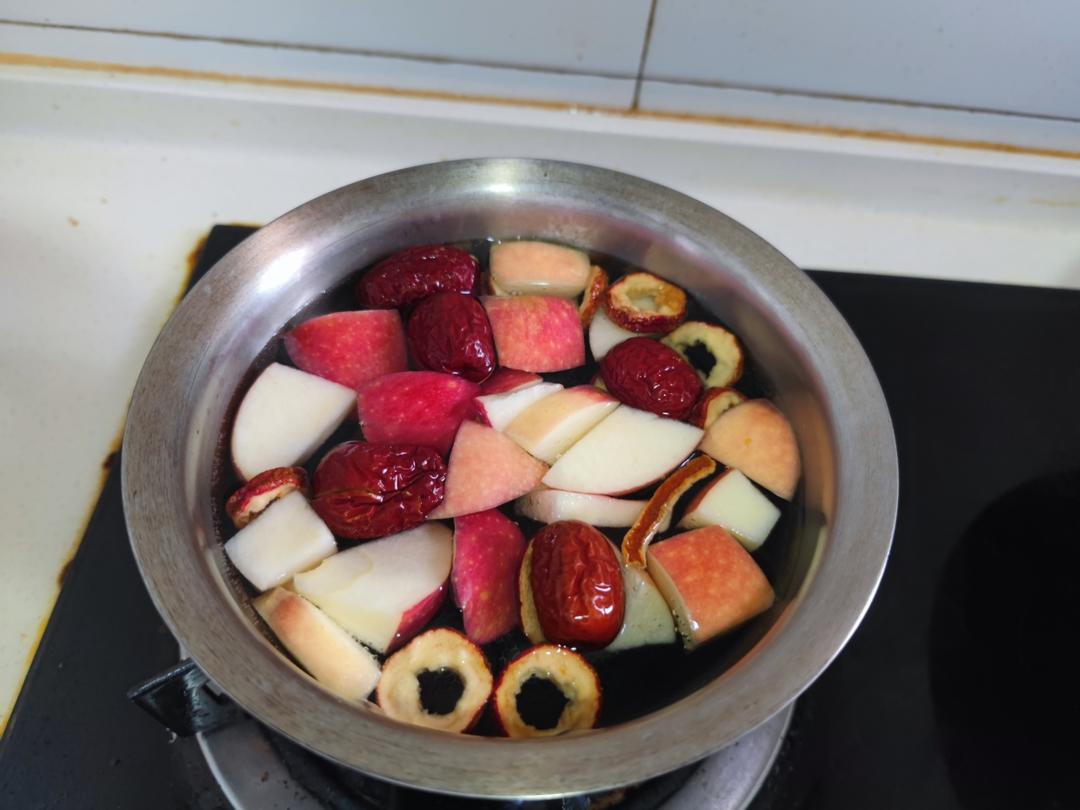 山楂苹果红枣水