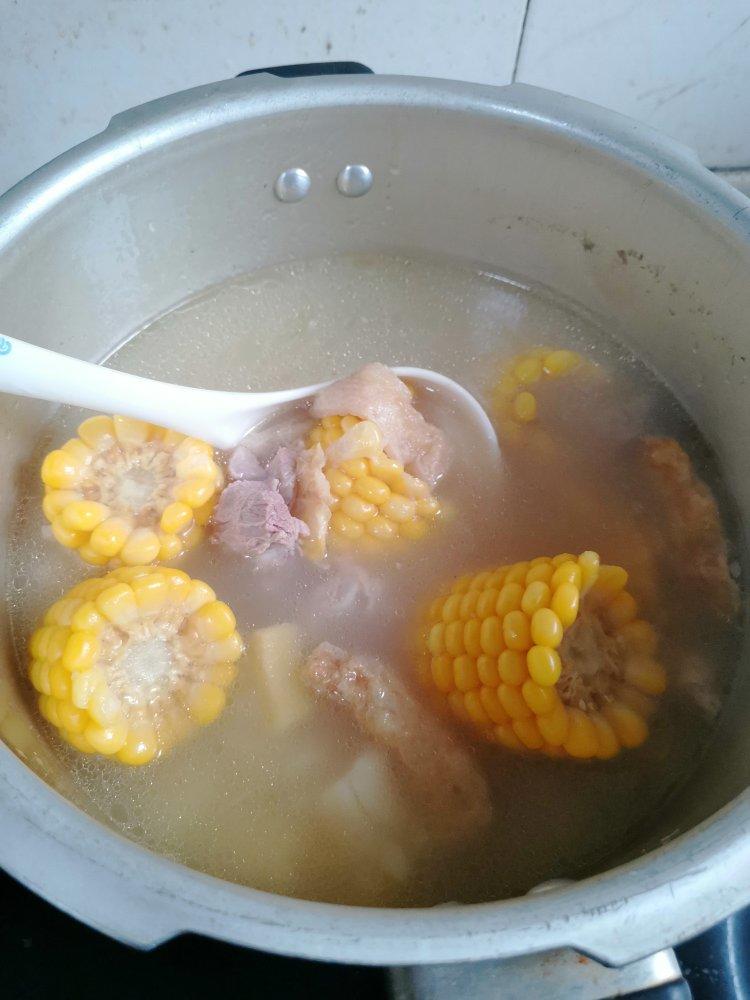 玉米排骨汤