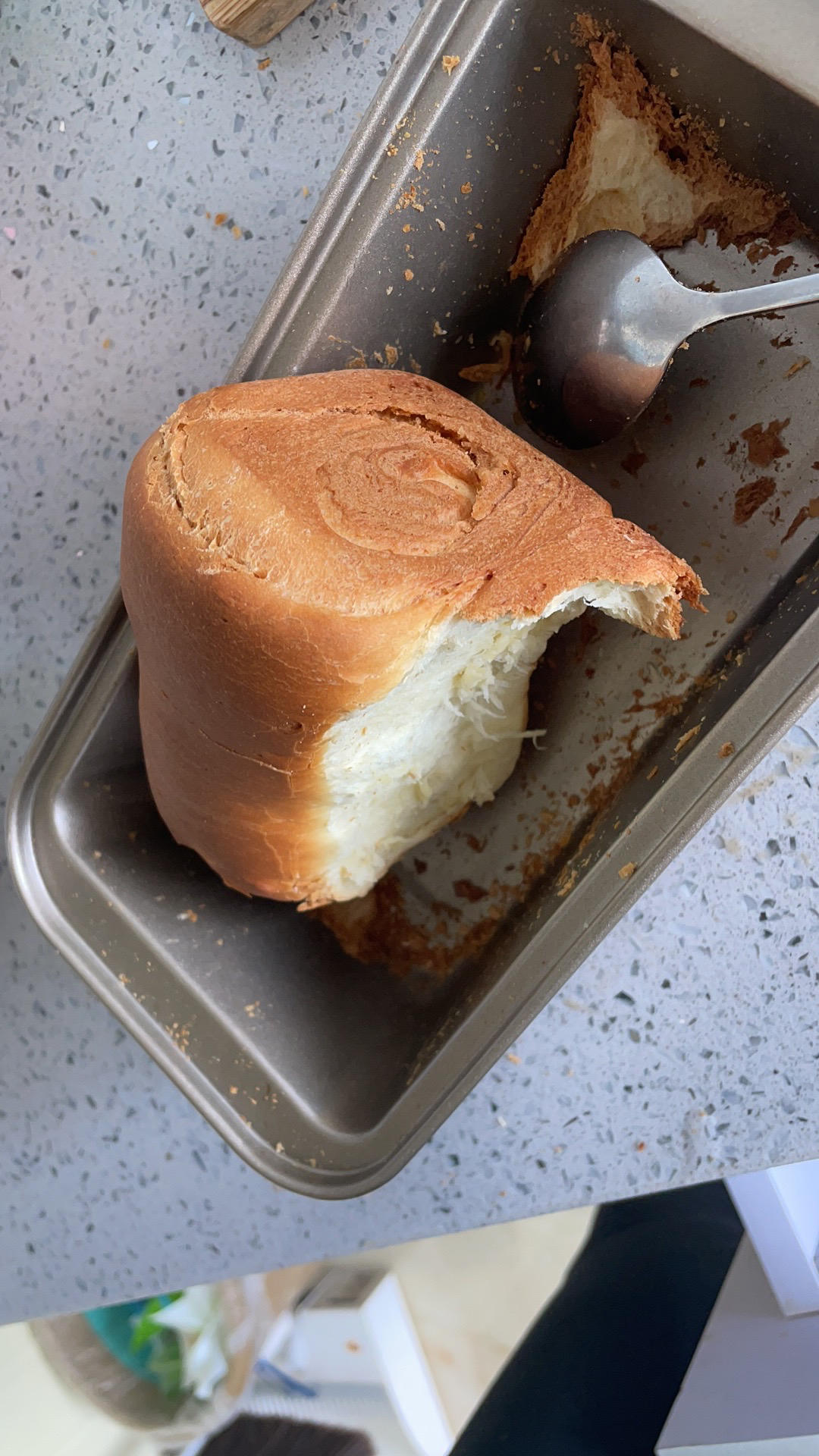 手揉超浓郁奶味拉丝红豆中种吐司