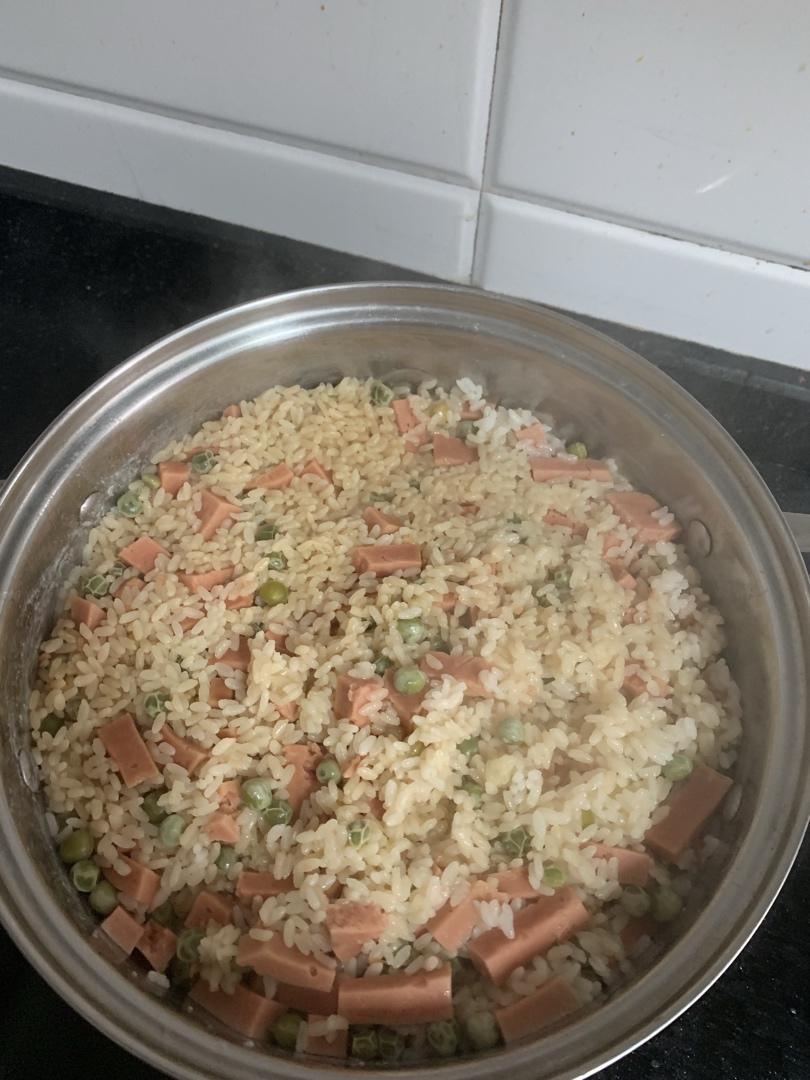 电饭煲豌豆火腿焖饭
