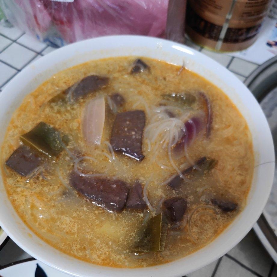 菜苗粉丝鸡血汤