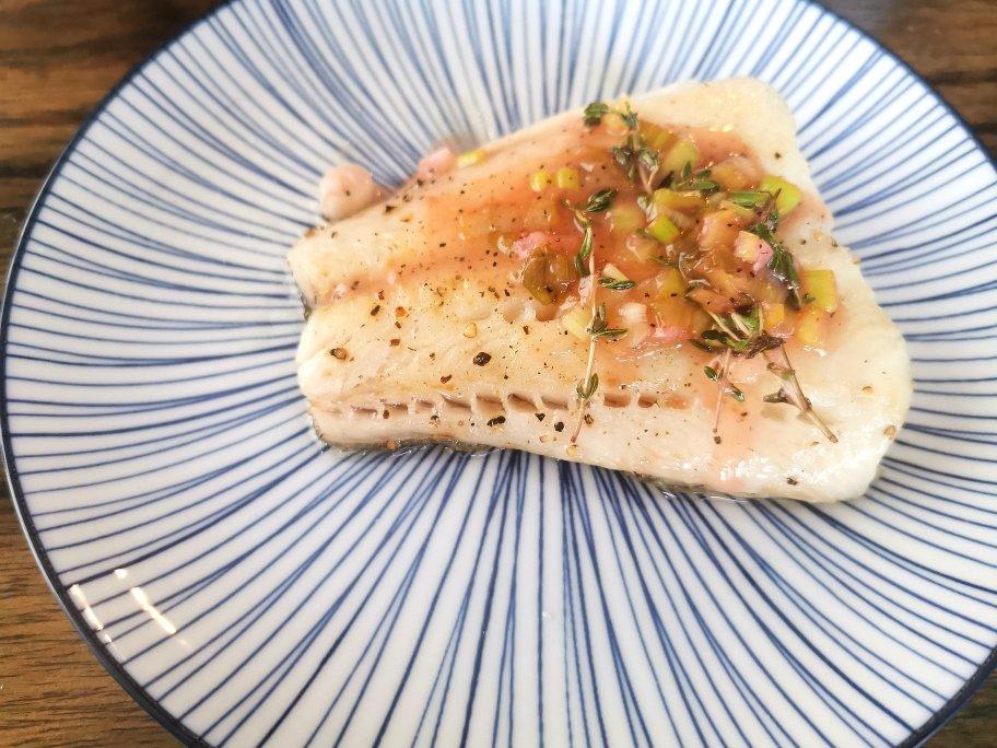 黄油脆皮鳕鱼 Pan-seared Sablefish with Garlic Butter Sauce