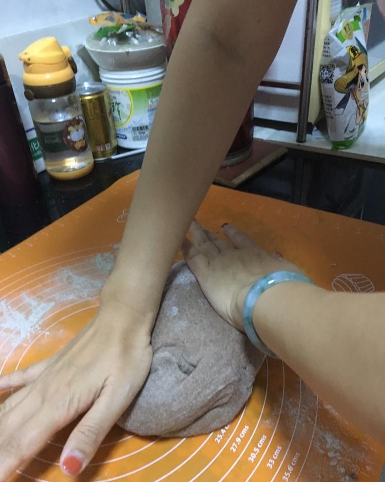 健身餐黑全麦粉欧包馒头