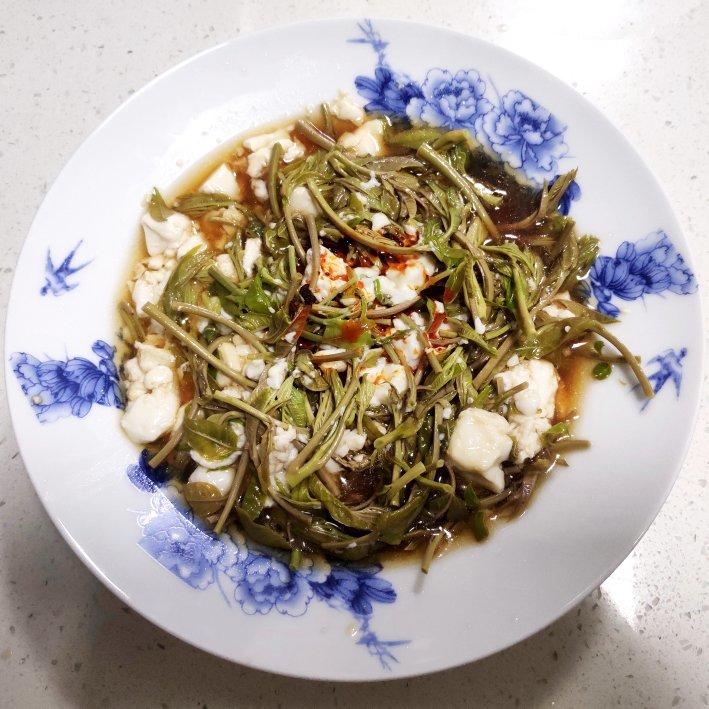 香椿拌豆腐（春天的味道）