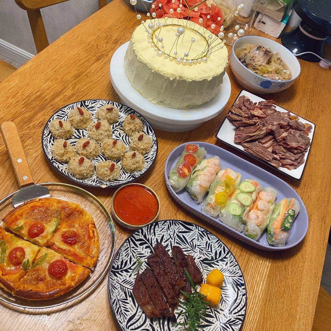 百香果淋酱戚风蛋糕（淋上百香果酱汁后好吃到爆炸！）