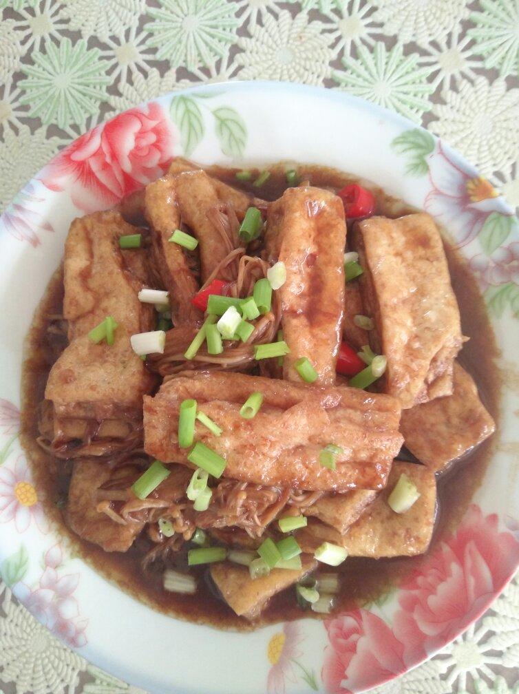 金针菇焖豆腐