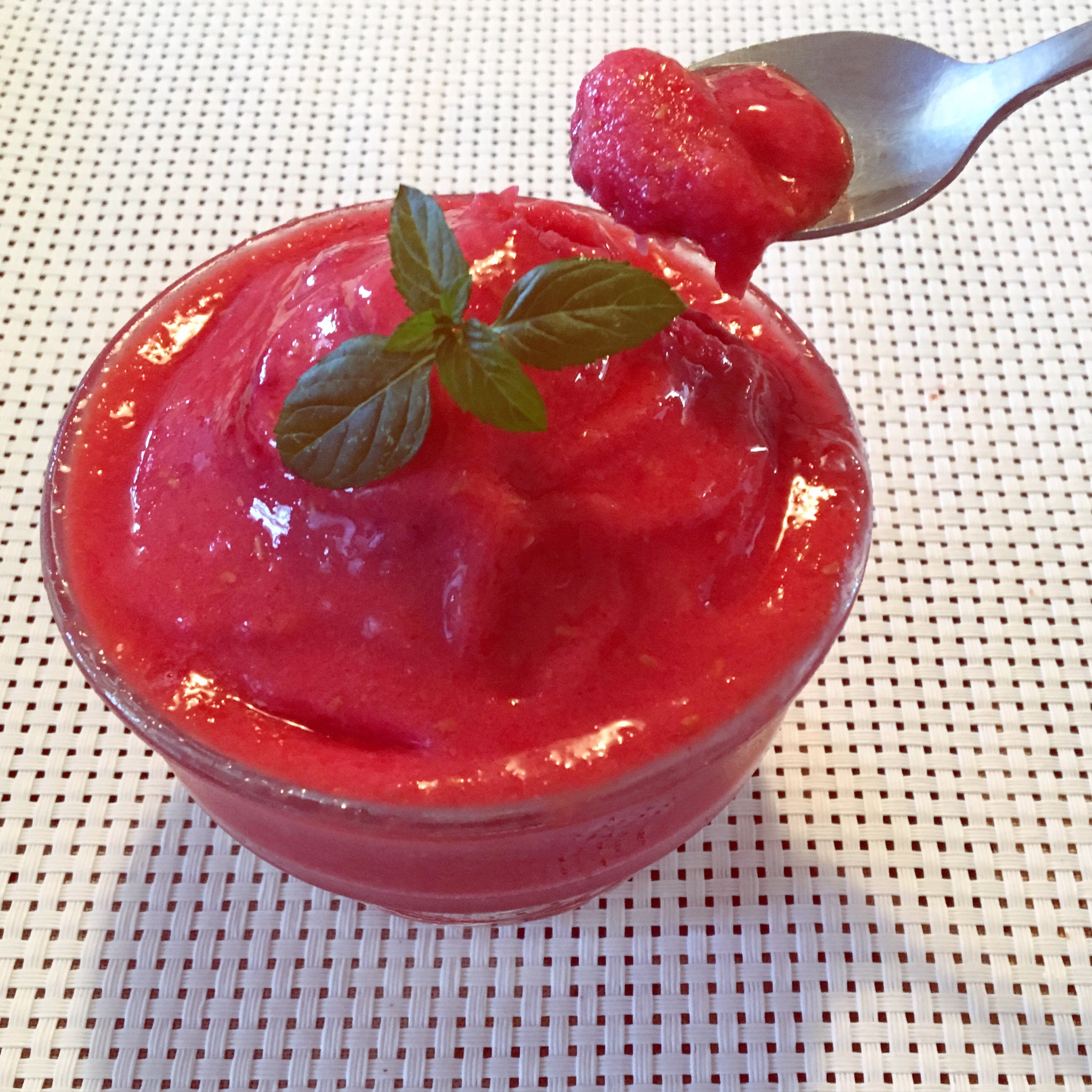 快速版树莓冰沙 Raspberry Sorbet