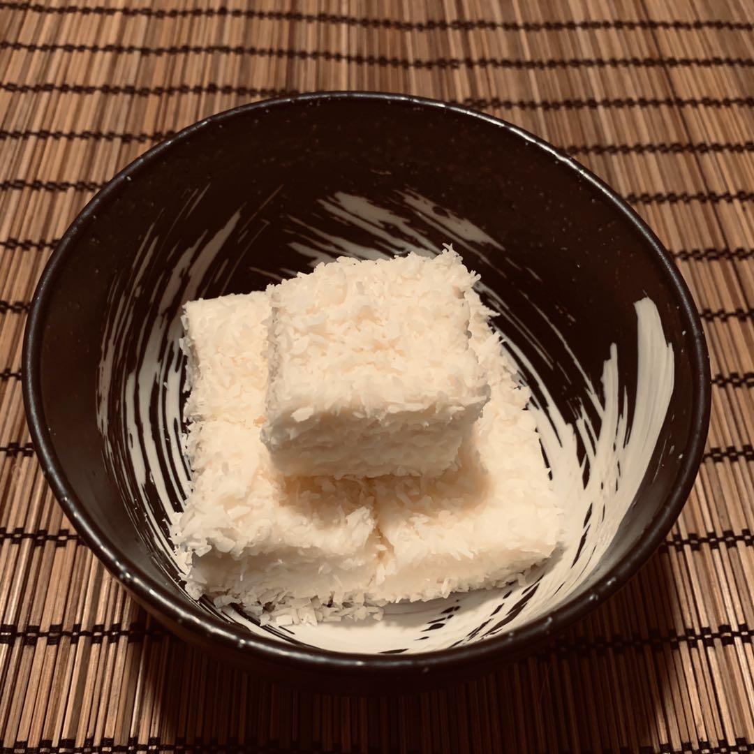 完胜85度C牛奶椰丝小方