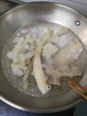 汤汁超多的灌汤包～～附超详细超好的皮冻制作方法的做法 步骤1