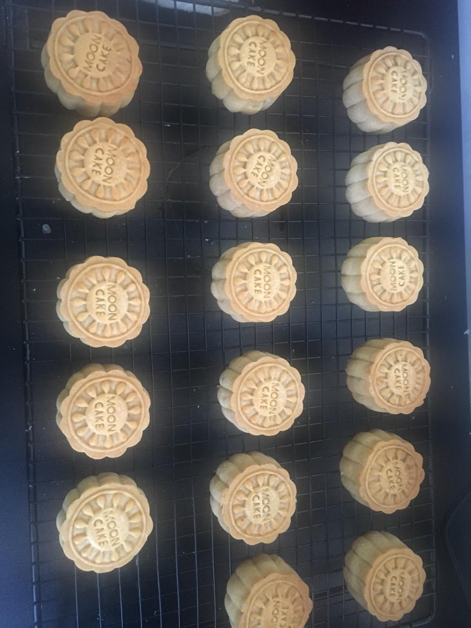 广式月饼——蛋黄莲蓉月饼