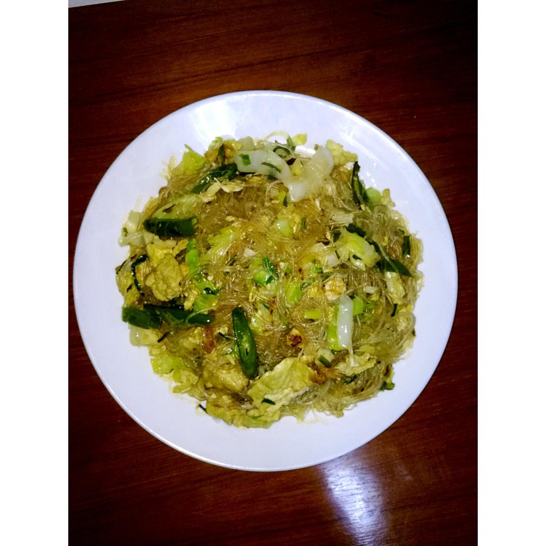 包菜粉丝炒鸡蛋