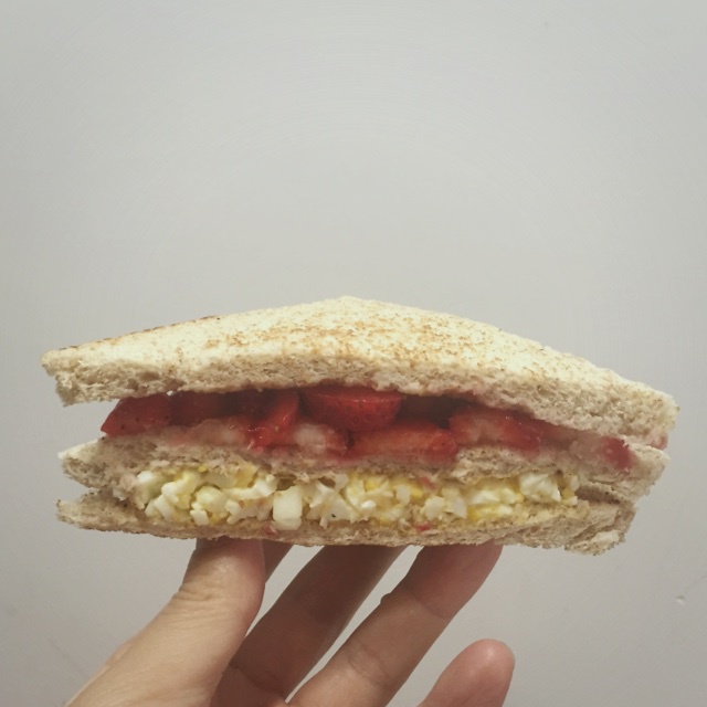 草莓三明治