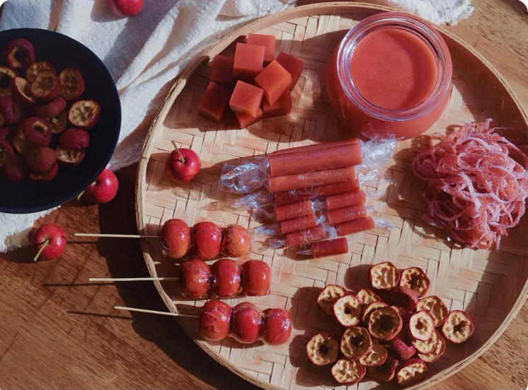 山楂酱，山楂干，山楂糕，山楂丝，果丹皮，冰糖葫芦