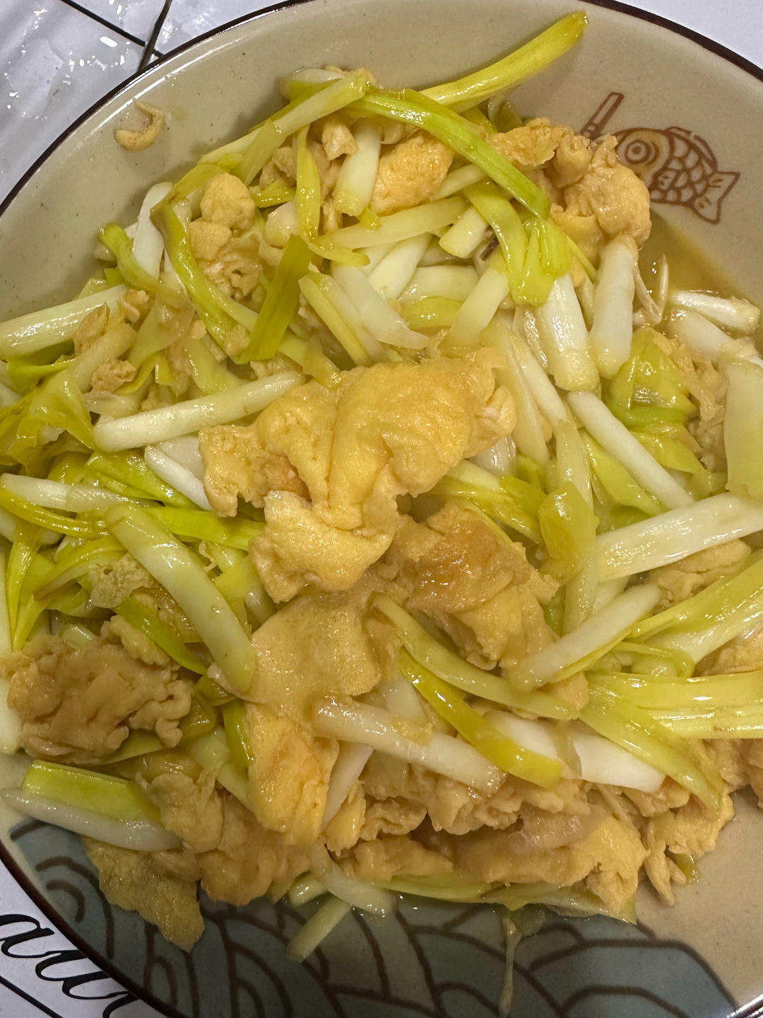 整个简单的韭黄炒蛋（手把手教学）