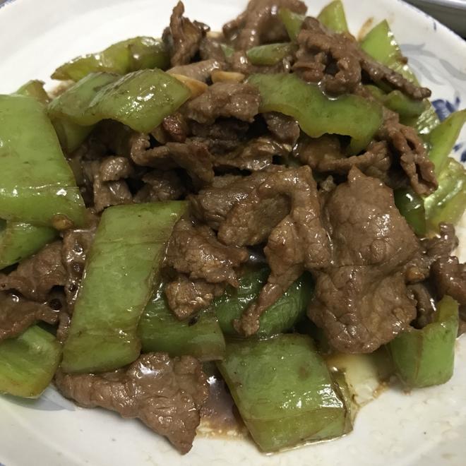 青椒炒牛肉的做法