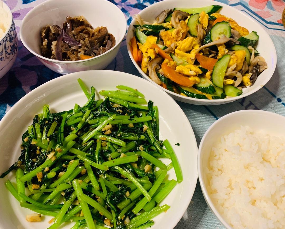 平菇青椒炒蛋