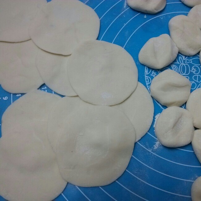 饺子皮（面包机版）的做法